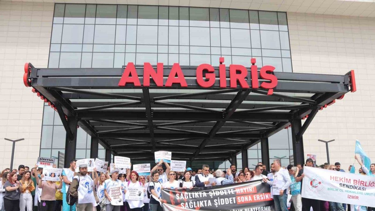İzmir’de sağlık çalışanlarına şiddette meslektaşlarından tepki - Beyaz ...