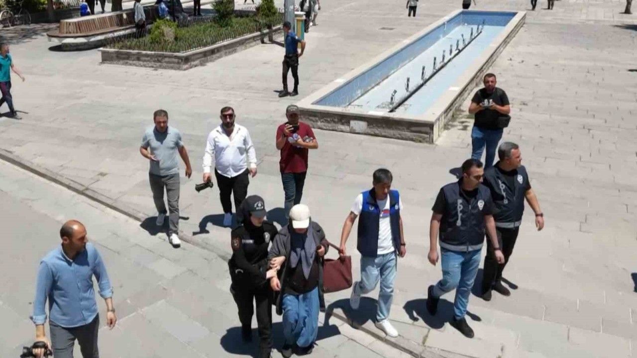 Aksaray’da zabıta ve polisten dilenci operasyonu