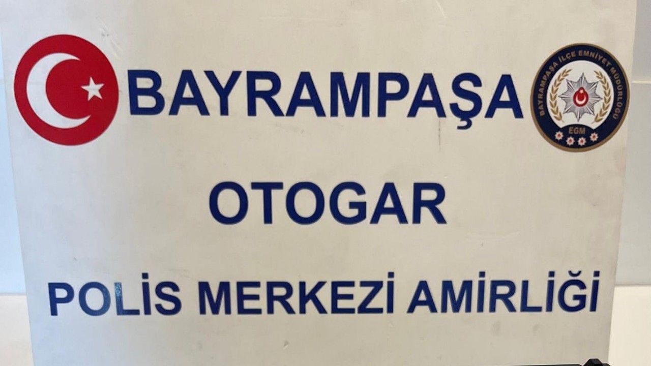 Otogarda polisten bayram uygulaması, ayakkabı içerisinde uyuşturucu yakalandı