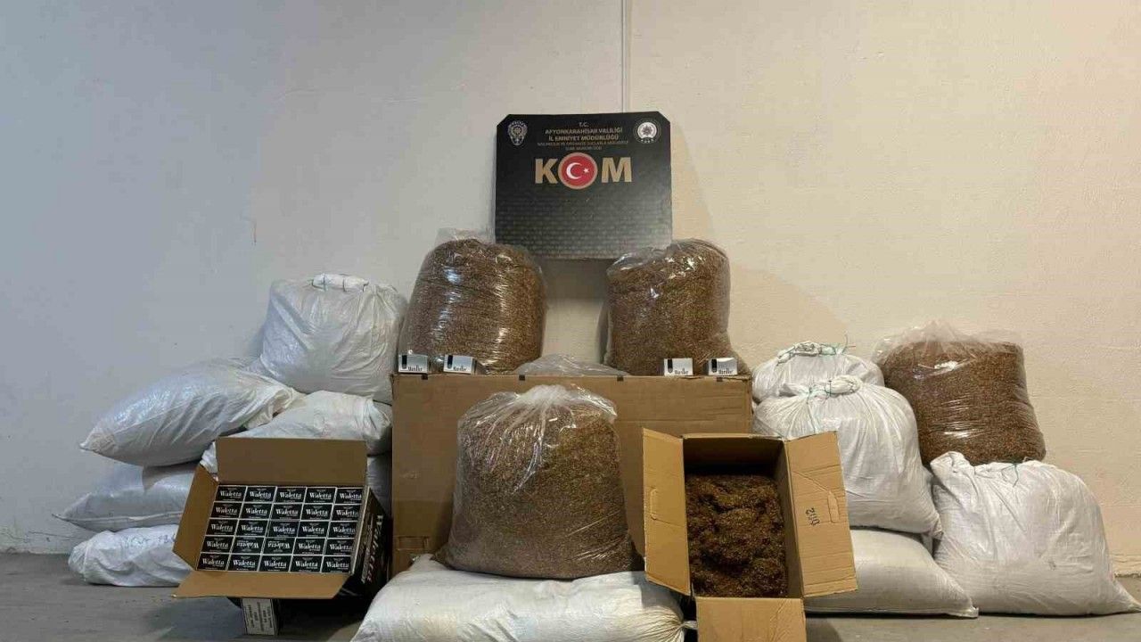 Polisten kaçak makaron ve tütün operasyonu