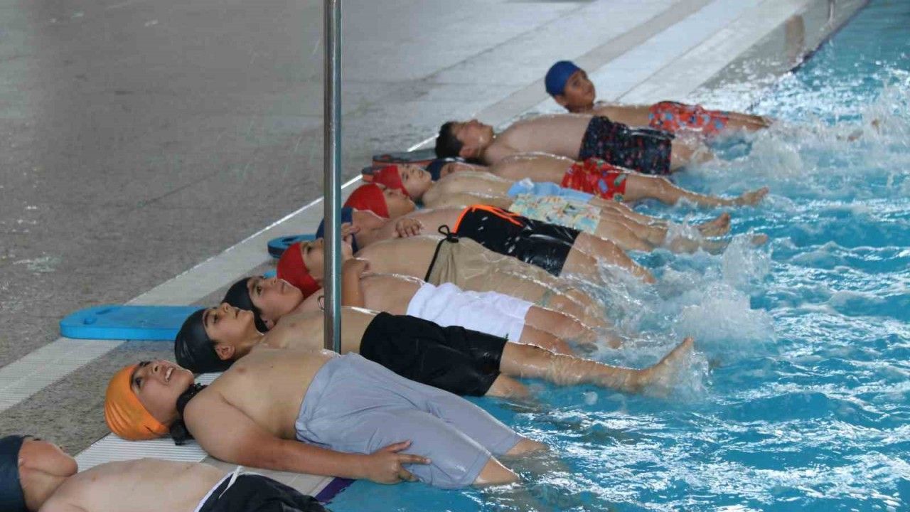 Bitlis’te 600 öğrenci yüzme öğrenecek