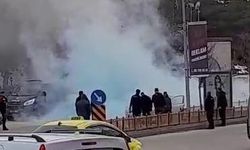 Erzurum’da seyir halindeki otomobil alev aldı