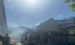 Avcılar’da mobilya imalathanesinde yangın: 1 işçi dumandan etkilendi