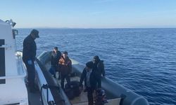 Ayvacık açıklarında arızalanan bottaki 4 kaçak göçmen kurtarıldı