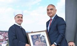 Bakan Ersoy, Bosna-Hersek’te Osmanlı mirası Arnavudiye Camii açılışına katıldı