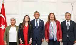 CHP Genel Başkanı Özel, Afyonkarahisar Belediyesini ziyaret etti