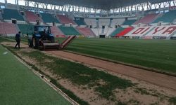 Diyarbakır stadyumunda çimler yenileniyor