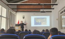 Eskişehir’deki proje okulları için düzenlenen ’Yer Küre Üzerine Bilim Sohbetleri’ devam ediyor
