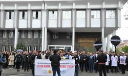 Kars’ta öğretmenler şiddete hayır dedi