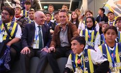 Malatyalı depremzede çocuklara Fenerbahçe Başkanı Ali Koç’tan sürpriz