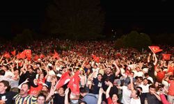Milli heyecan Beşiktaş’ta Sanatçılar Parkı’nda yaşandı