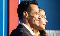 Hugh Jackman ve Sutton Foster’ın Yasak Aşkı: "Halı Sohbeti"nden Birlikte Geleceğe