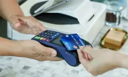 Kredi Kartı Kullanıcılarına Büyük Uyarı: Dikkat Etmezseniz Aidat Sessizce Çekiliyor!