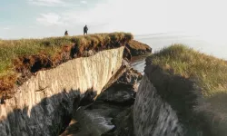 Buzlar Çözülüyor, Tehlike Uyanıyor: Binlerce Yıllık Mikroplar Yeniden Hayatta