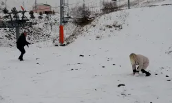 Beklenen Kar Yağışı Başladı: Türkiye Beyaza Büründü, Yollar Kapandı
