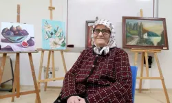 81 Yaşında Öğrenme Azmiyle Kalıpları Yıktı: “Evde Oturmadı, Hayata Karıştı”