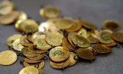 Hürmüz Boğazı Açıldı, Altın Fırladı: Wells Fargo’dan 8 Bin Dolar Tahmini