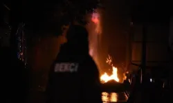 Alsancak’ta Patlama Sesinin Ardından Alevler Yükseldi! Boş Vagon Küle Döndü