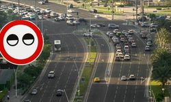 Kısık Gözlere Benzeyen Tabelanın Sırrı Ortaya Çıktı! Sürücüler Meğer Buna Dikkat Etmeliymiş
