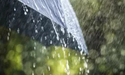 Türkiye'de Hava Değişiyor! Yeni Yağışlı Sistem Geliyor, Sıcaklıklar Düşecek