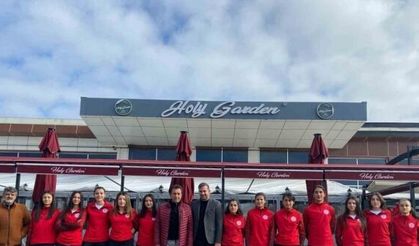 Ağrı’da kız futbol takımına destek