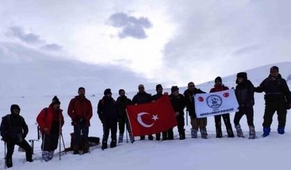 Dağcılar, 6 Şubat’ta hayatını kaybedenler için tırmandılar