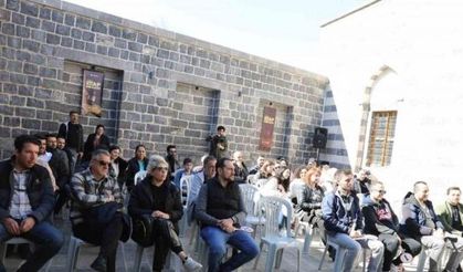 Diyarbakır’da Paşa Hamamı’nda kitap mezadı yapıldı