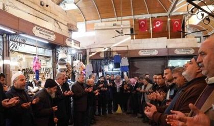 Beyazgül esnaf duasına katıldı