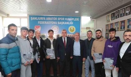 Beyazgül şampiyon futbolcuları tebrik etti