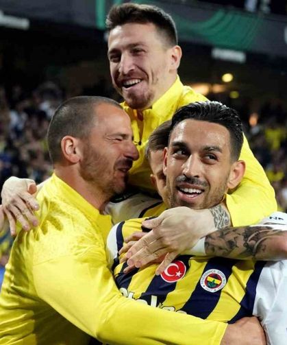 UEFA Avrupa Konferans Ligi: Fenerbahçe: 1 - Olympiakos: 0 (İlk yarı)