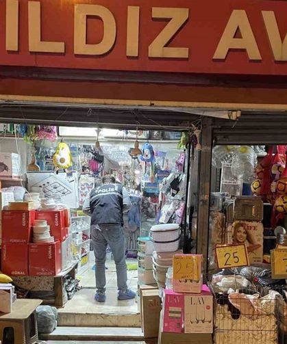 Esenyurt’ta alışveriş yapan çifte silahlı saldırı: 1 ölü, 1 yaralı