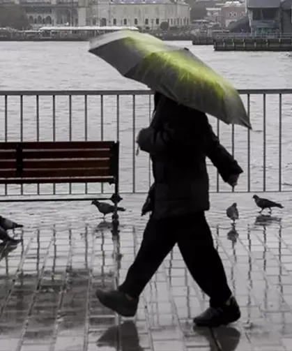 İstanbul'da Hava Tersine Dönüyor: İki Günlük Sağanak Uyarısı Geldi