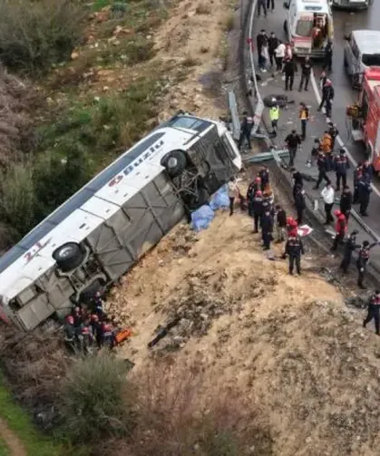 Virajda Can Pazarı: Antalya’da Yolcu Otobüsü Şarampole Yuvarlandı