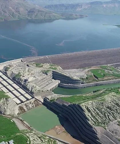 Ilısu Barajı İçin Kritik Uyarı: Su Tahliyesi Gündemde, Riskli Bölgelere Dikkat Çağrısı