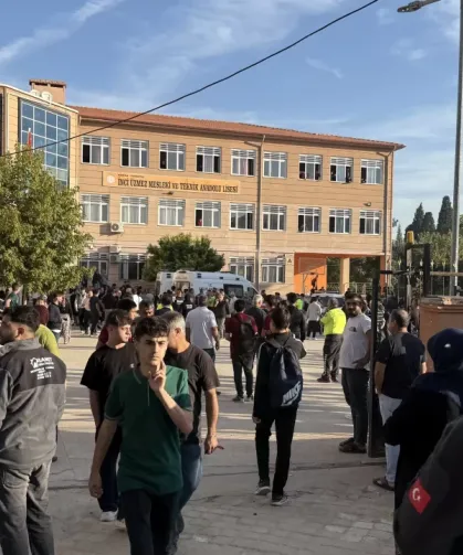 Manisa’da Okul Önünde Dehşet: 11 Öğrenci Tüfek Saçmalarıyla Yaralandı