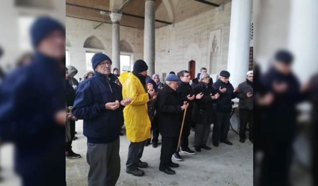 Babaeski’de Umre yolcuları dualarla uğurlandı