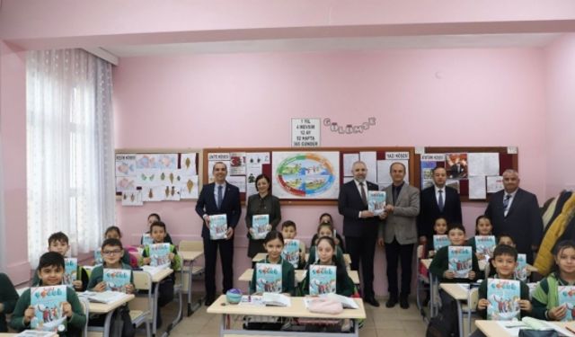 Çankırı’da ilkokul öğrencilerine Sağlık Çocuk Dergisi dağıtıldı