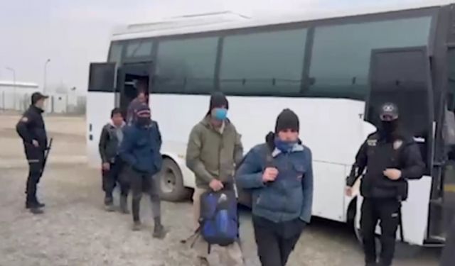 Iğdır’da 24 düzensiz göçmen yakalandı, 2 zanlı tutuklandı