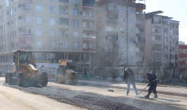 Siirt Belediyesi, yollarda yenileme çalışmalarına hız verdi