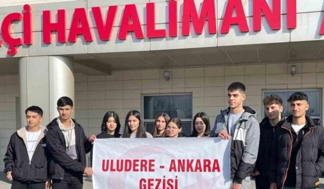 Sosyal medyadan geziye gitmek istediklerini bildiren öğrenciler, Ankara’ya gönderildi