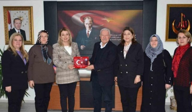 AK Parti İl Kadın Kolları Yönetimi, Başkan Yılmaz’la bir araya geldi