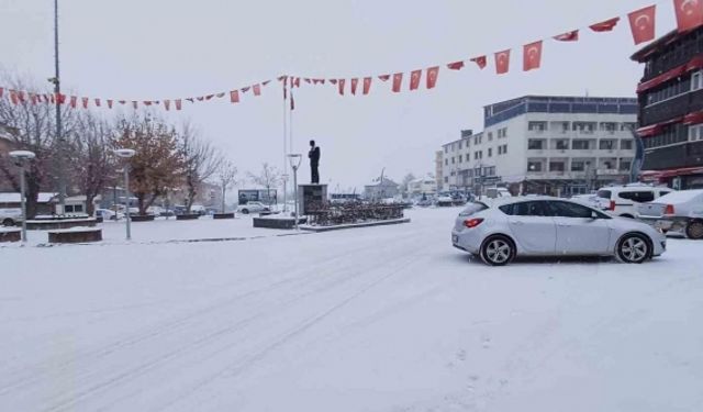 Malazgirt’te kar yağışı