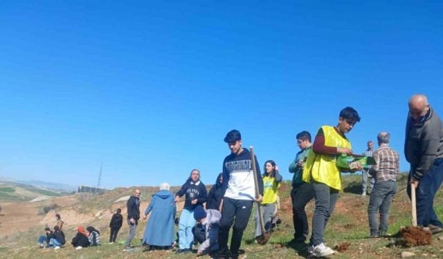 Öğrenciler bin tohum toplarını doğayla buluşturdu