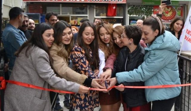 Özel sektör öğretmenlerinden İzmir’de yeni başlangıç