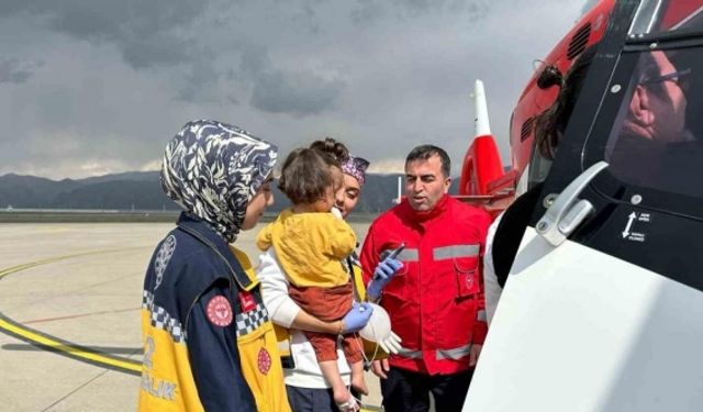 Şırnak’ta enfeksiyon şikayeti olan bebek ambulans helikopter ile Elazığ’a sevk edildi