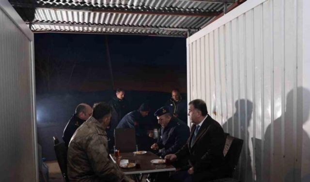 Vali Eldivan jandarma ekiplerinin iftar sofrasına konuk oldu