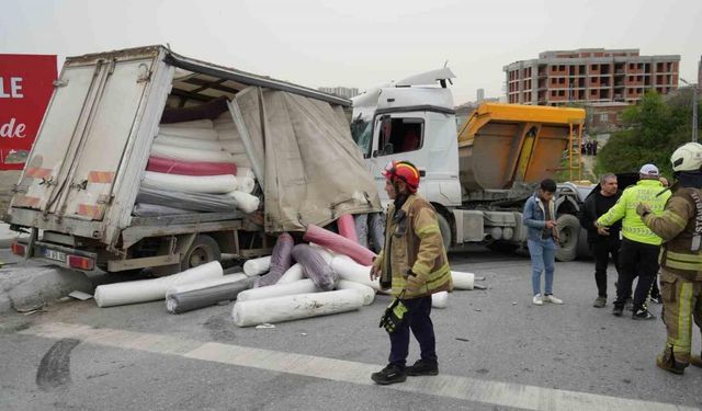 Başakşehir’de freni patlayan yük dolu kamyonet karşı şeride geçerek hafriyat kamyonu ve otomobile çarptı
