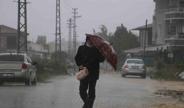 Doğu Akdeniz’de kuvvetli fırtına etkisini hissettiriyor
