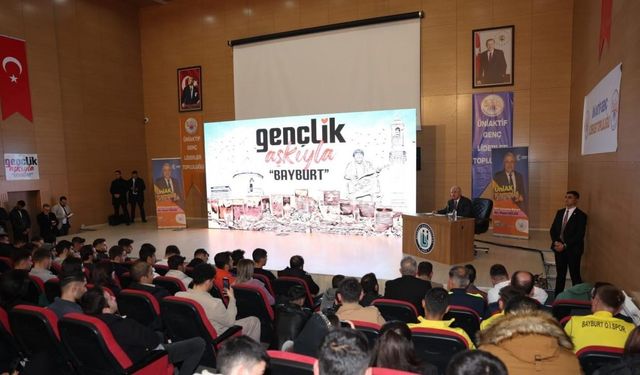 Milli Savunma Bakanı Güler, Bayburt’ta gençlerle buluştu