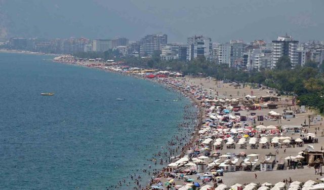 Türkiye turizmde 2024 yılına damga vuracak: "Tarihimizde ilk defa erken rezervasyonda İspanya’nın önüne geçtik"
